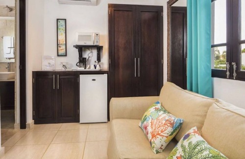La Mulata House | Garden by the Sea