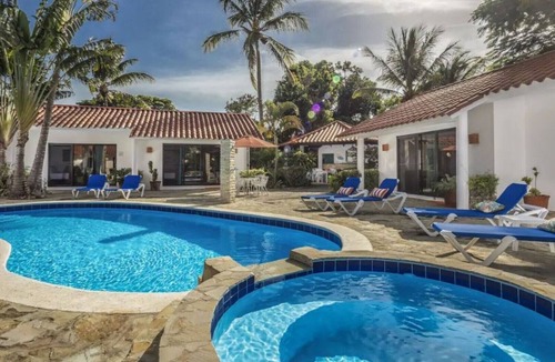 La Mulata House | Garden by the Sea