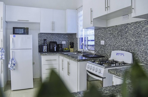 Monte Cristi House | Genesis House 3 bedrooms 2 bath w 2 car garage