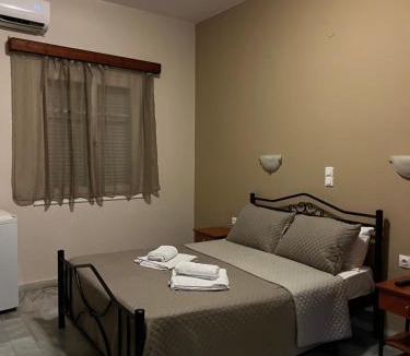 Aegina Town House | Giakas Rooms