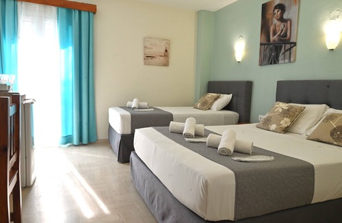 Benitses Hotel | Gina Studios