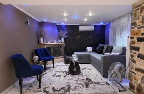 Krinidhes Villa | Giorgos Suite - Jacuzzi Hideaway in Lydia, Kavala