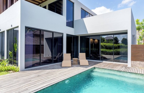 Pejeng Kawan Villa | Glass House 2BR Villa in Rice Filed, Ubud