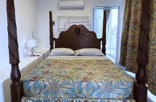 Cabrera Hotel | GodFather #7 Balcony, Large Sofa-bed at Casablanca