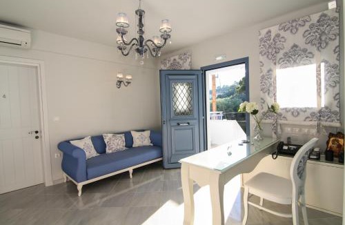 Chrisi Ammoudia Apartment | Golden Blue Studios
