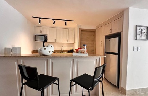 Los Brazos Condo | Golden Sands Beachfront 3-bed Penthouse @ Emotions