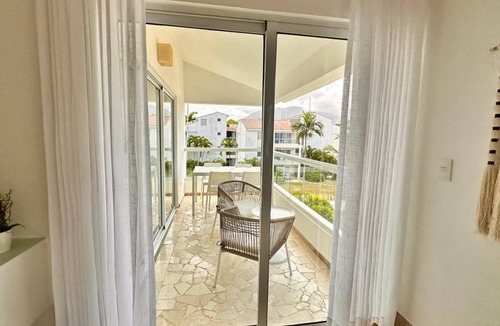 Los Brazos Condo | Golden Sands Beachfront 3-bed Penthouse @ Emotions