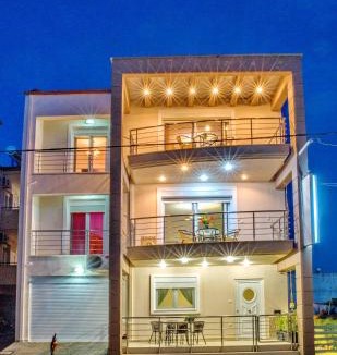 Paralia Ofryniou Apartment | Golden Suites