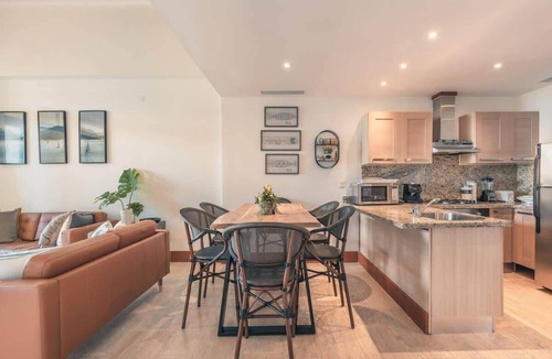Los Altos Apartment | Golf-View Luxury Apartment w/Pool Access
