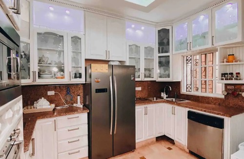 Santo Domingo Este Villa | Gorgeous 4 bedroom 5 bed Mini MansionnWith Pool