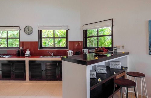 Banjartegehe Villa | Gorgeous beachfront Villa Jasmine, Lovina!