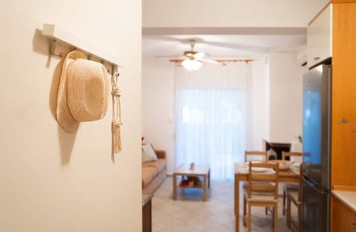 Polichrono Cottage | Gorgeous beachfront cottage
