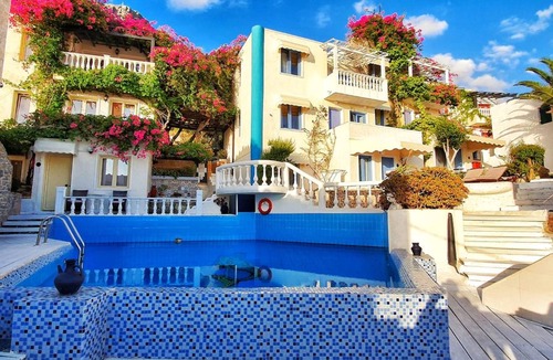 Piskopiano House | Gorgeous Studio for 2 People, Swimming Pool and Sea View