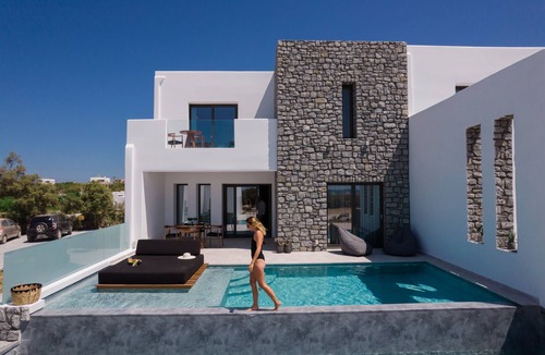 Plaka Apartment | Grande Sea View Suite with Private Pool - Milestones Naxos Hotel