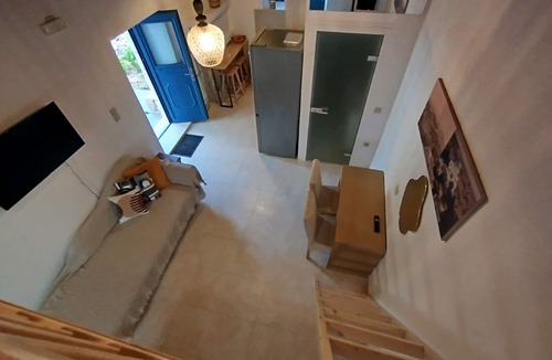 Lagoudi Zia Apartment | Grandpa's place - a 150year-old stone built house- near Zia's sunset balcony