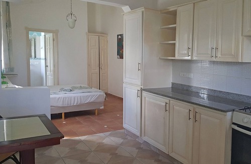 Cabarete Apartment | Ground-floor studio with full kitchen, right on the beach, breakfast included!