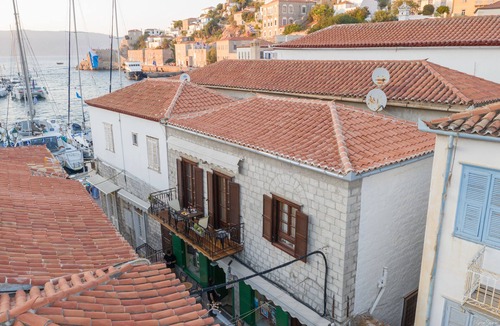 idhra Apartment | Guarda Il Porto Apartment - Hydra port