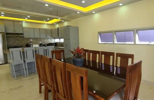 La Mulata Villa | Guest-friendly 10BR/12BA Villa: Pool, Billiard, Walk to Everything
