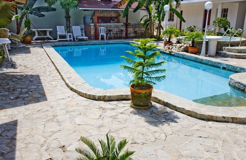 La Esplanada Apartment | Guest-friendly 1BD condo in central Sosua, with pool/cable TV/AC/Internet