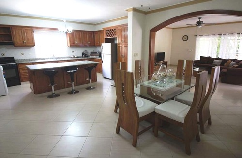 El Batey House | Guest-friendly 8BD villa in central Sosua, with pool, cable TV, fast internet!