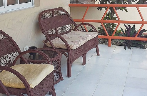 Playa Chiquita Apartment | Guest-friendly hotel room, pool/TV/billiard/AC, free breakfast/shuttle bus!