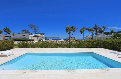 Playa Chiquita Villa | Guest-friendly villa on sandy beach, private pool & golf cart, gym/tennis!