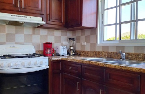 Urbanizacion Tavarez Villa | Guest-friendly villa with pool/tennis/basket/soccer fields, TV/Wifi, near all