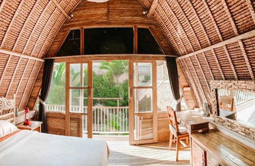 Tumbak Bayuh Hotel | Happy Days Villa
