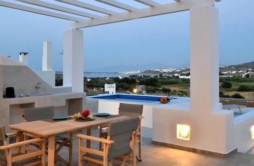 Naousa House | Happy sea view House for 2, with Jacuzzi pool!
