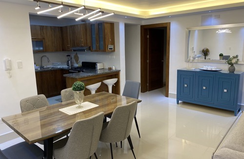 Los Pepines Condo | ~Heart of Santiago~ Mins from El Monumento + Views