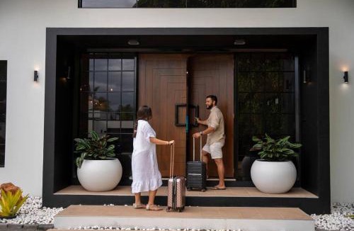 Nadi Villa | Heaven Retreat with Minigolf, pool, fire pit, BBQ