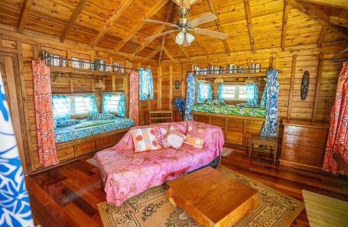 Ha'apiti House | Heimanarii's Lodge - Fare Manu