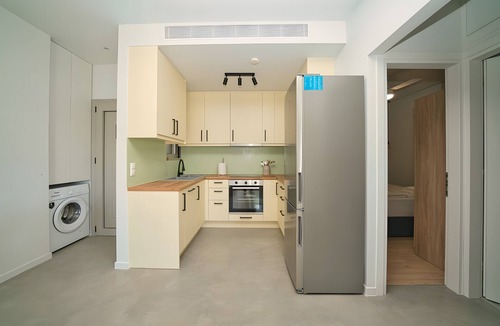 Papastavraiika Apartment | Heli View Apartment with Sea View, Wi-Fi and Air Conditioning
