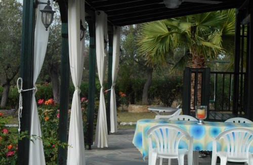 Sithonia House | Heliactida House
