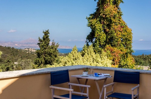 Douliana House | Heliopetra Studios, near beaches