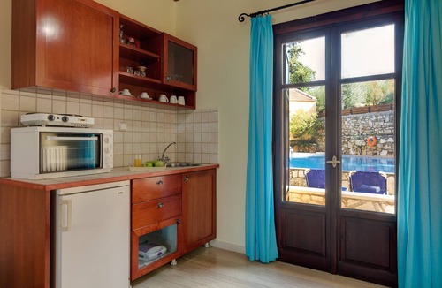 Douliana Condo | Heliopetra studios, small village close to beaches