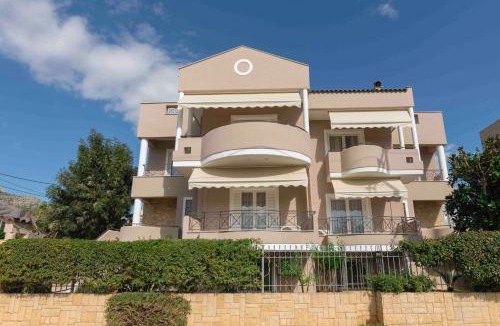Nea Makri House | Helios: Charming beach home next to crystal waters