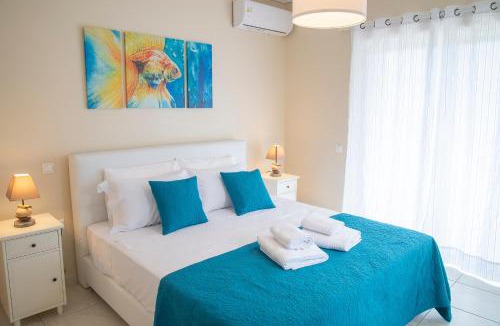 Nea Makri House | Helios: Charming beach home next to crystal waters