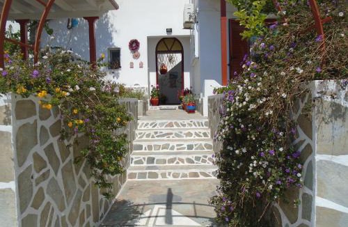 Livadi House | Helios Serifos