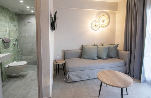 Nea Iraklia House | Heraclea Luxury Suites Apartment 16 by Travel Pro Services