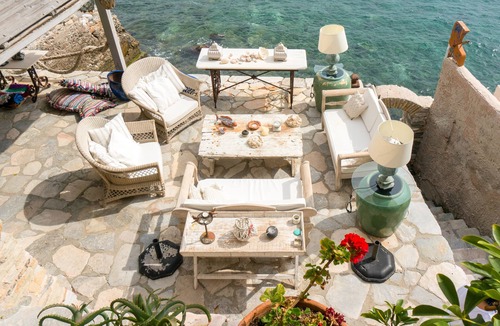 Ermoupoli Villa | Hermes Palazzo on the waterfront by JJ Hospitality