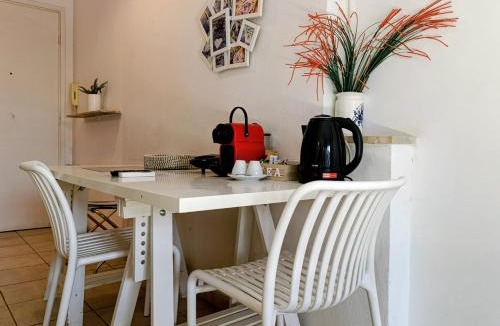 Agios Pavlos Apartment | Hermes Trykonos Garden Thessaloniki - Central Oasis with free parking