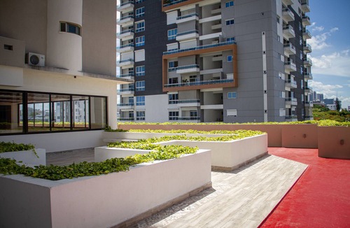 La Julia Apartment | Hermosas vistas del centro, para Vacacionar o Trabajar.nPiscina, Terraza, Gym.