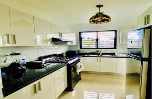 Ensanche Isabelita Apartment | Hermoso Apartamento de tres habitaciones