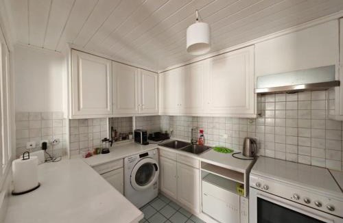Paleopolis Apartment | Hidden Gem Convenient & Spacious