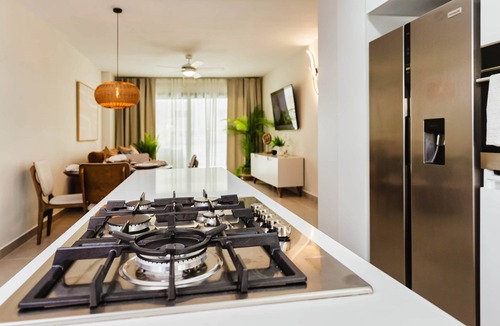 El Cortecito Apartment | High-end 2BR w/Private Pool + BBQ + Steps to Beach
