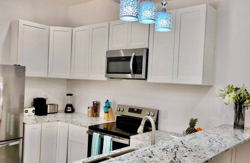 Tar Bay Condo | High Tide Suite