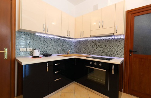 Vlore Apartment | Hill Suites