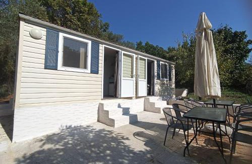 Skiathos Town House | Hillbilly cabin, 2 studios in nature with terrace and parking