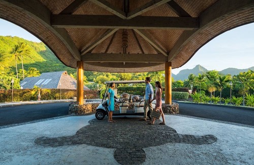 Pihaena Hotel | Hilton Moorea Lagoon Resort & Spa
